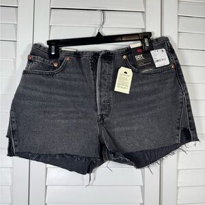 NWT Levi x Free People Women’s 501 Classic Jean Cutoff Shorts with Slits Size 30